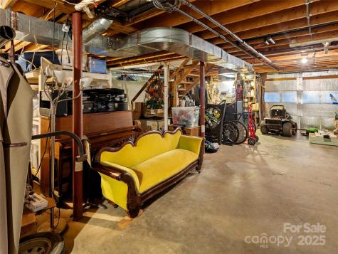 756 Pole Creasman Road Asheville NC 28806