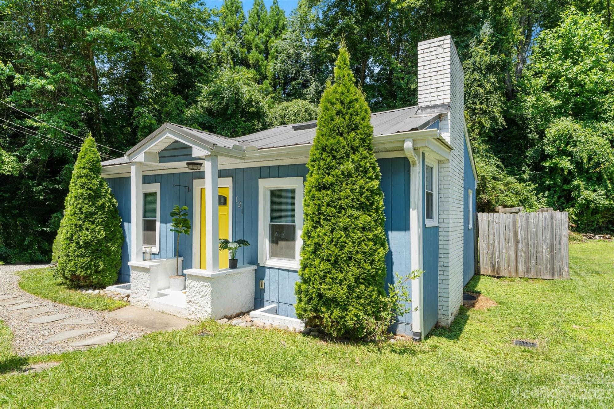121 Sand Hill Road Asheville NC 28806