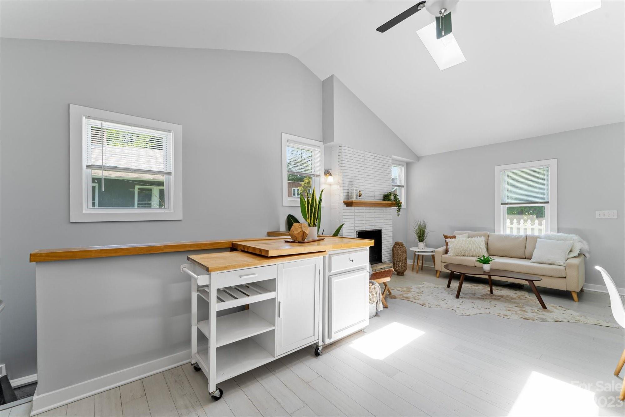 121 Sand Hill Road Asheville NC 28806