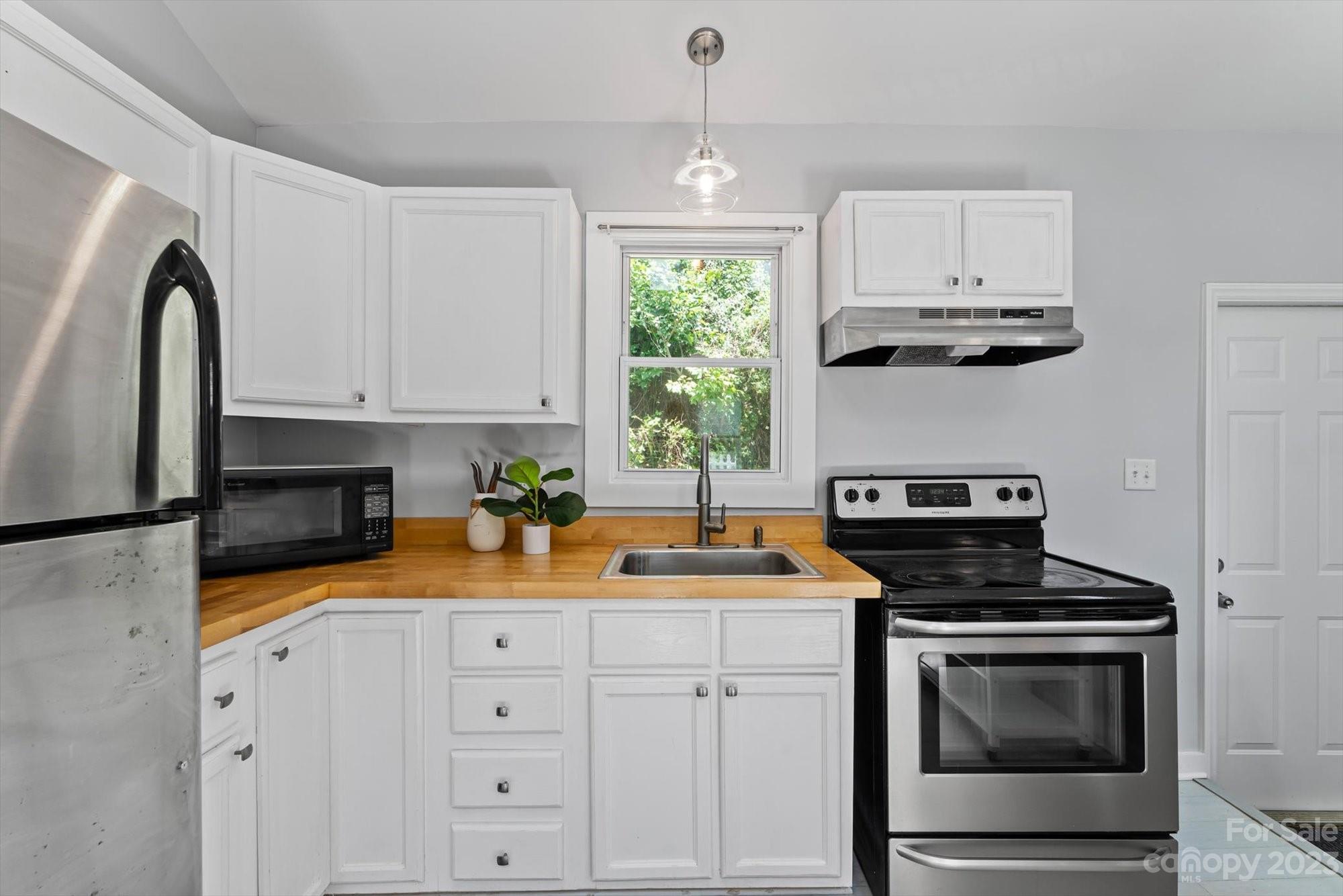 121 Sand Hill Road Asheville NC 28806