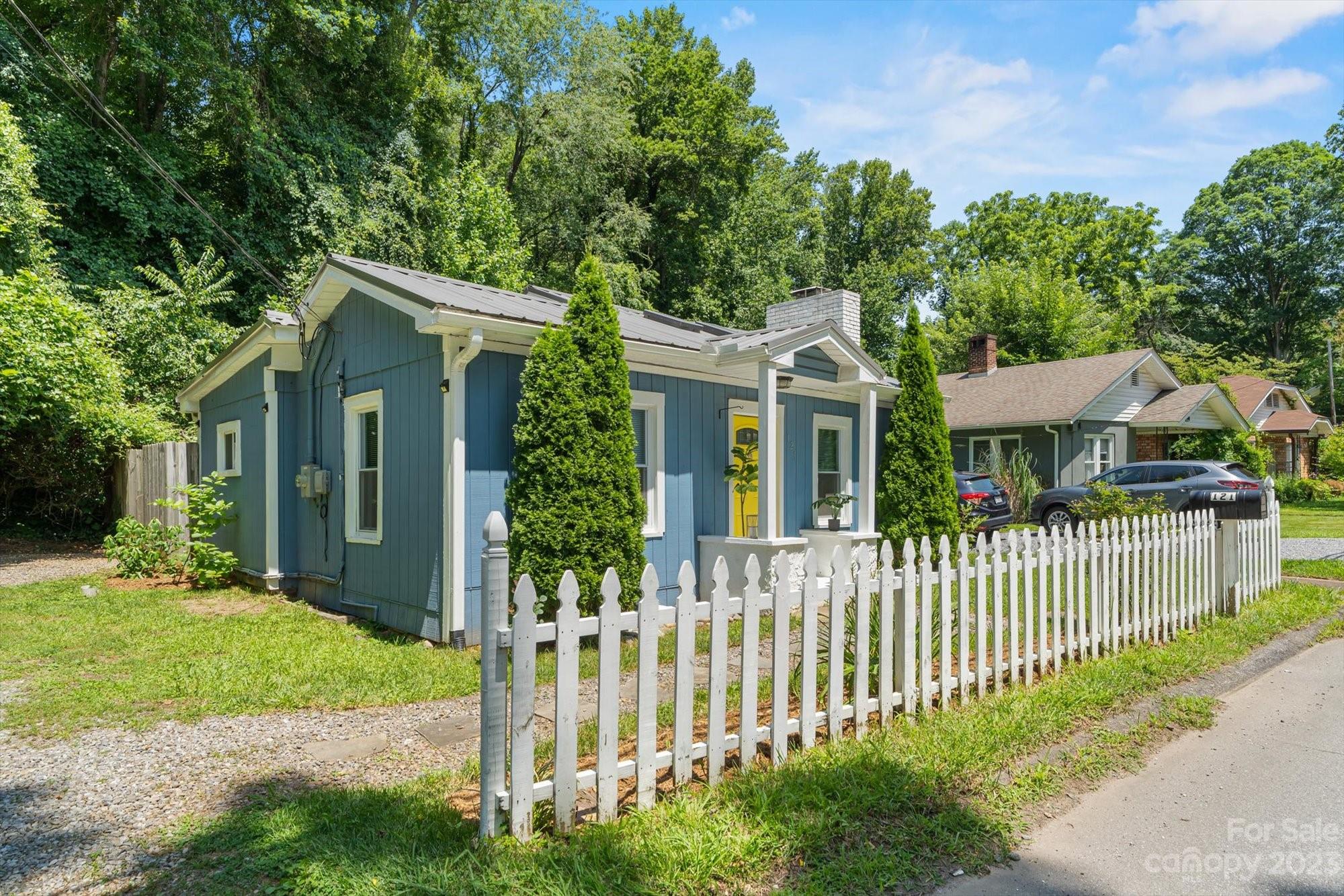 121 Sand Hill Road Asheville NC 28806