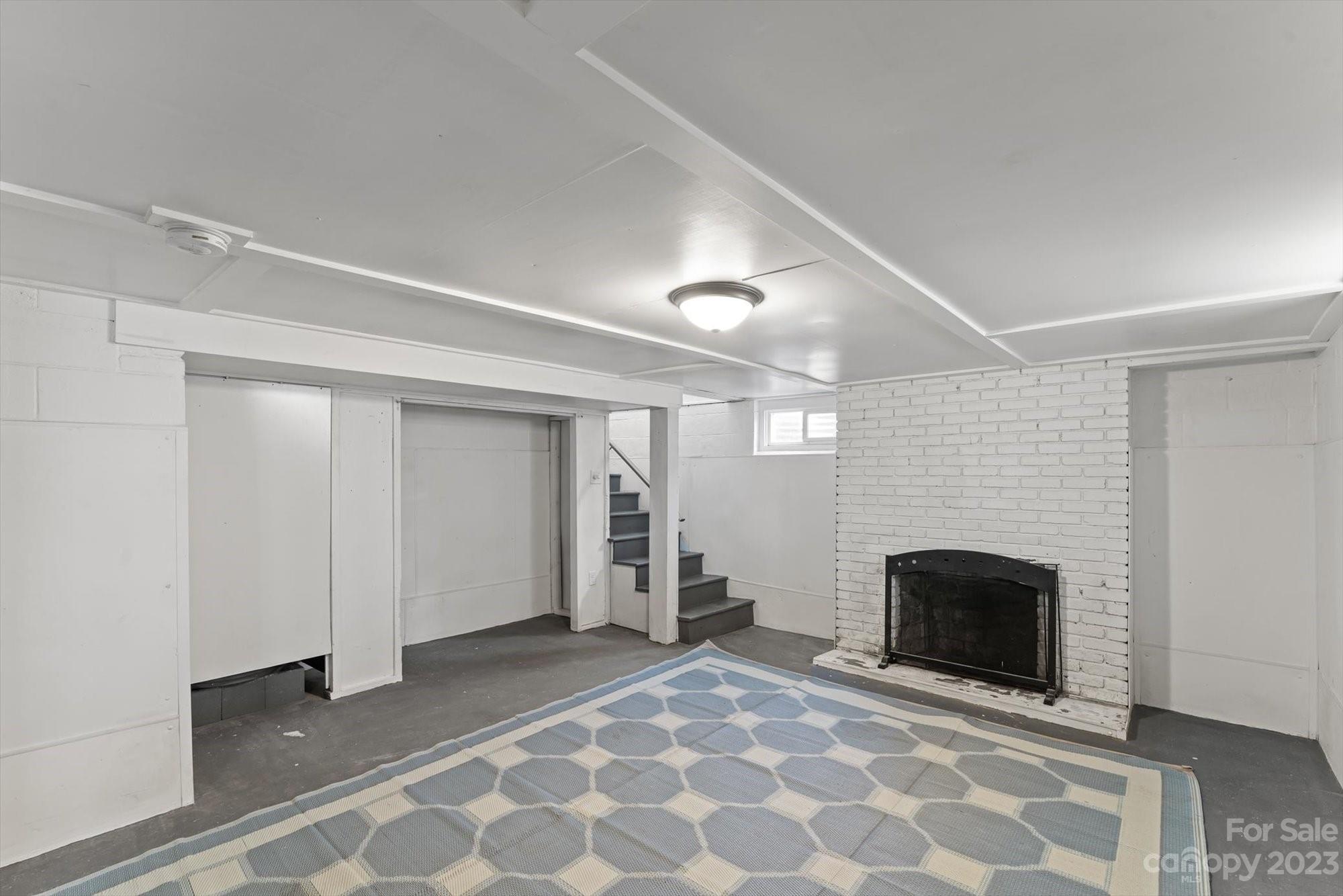 121 Sand Hill Road Asheville NC 28806