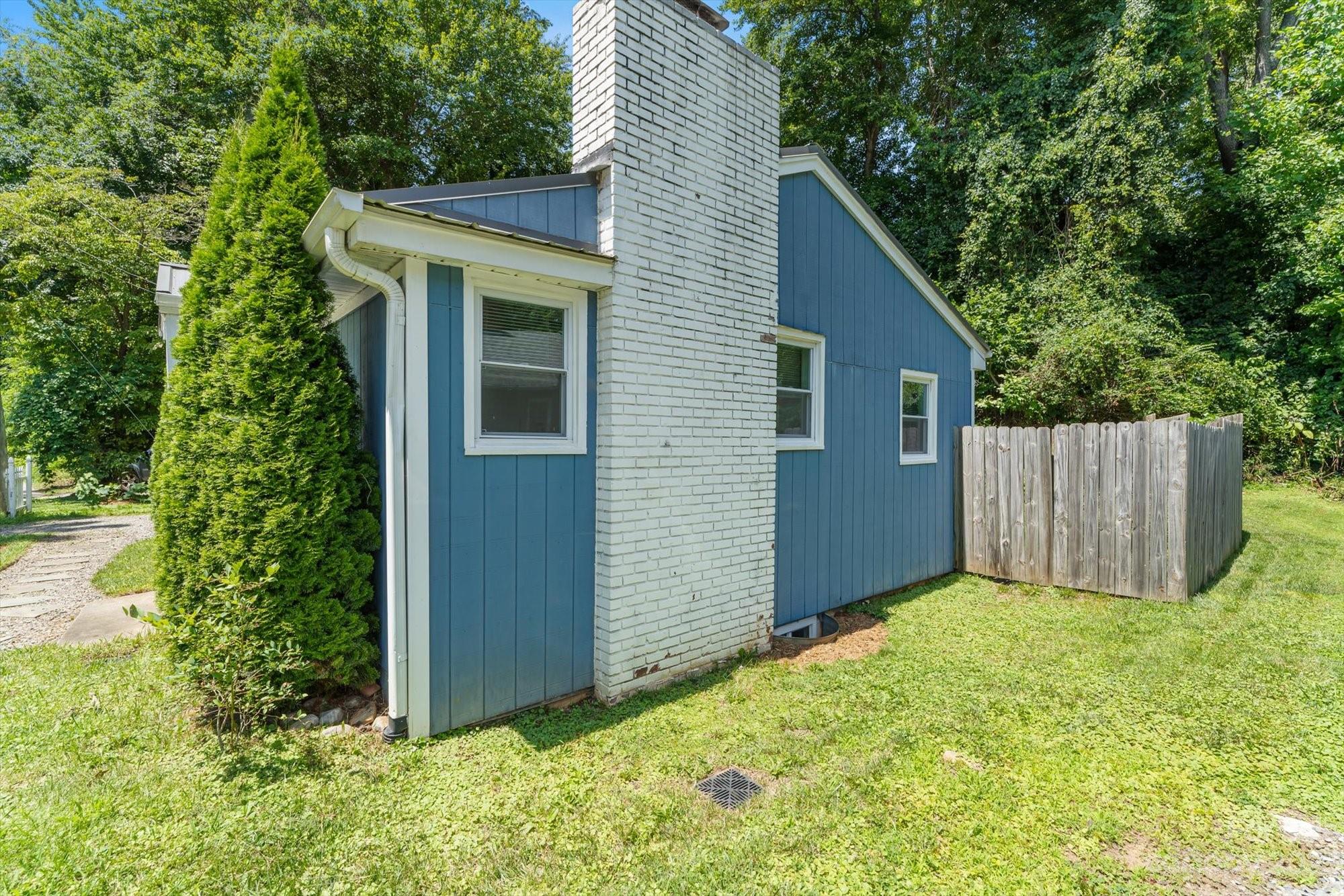 121 Sand Hill Road Asheville NC 28806