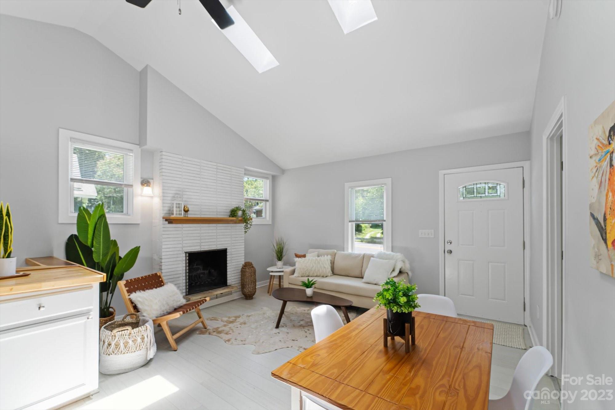 121 Sand Hill Road Asheville NC 28806