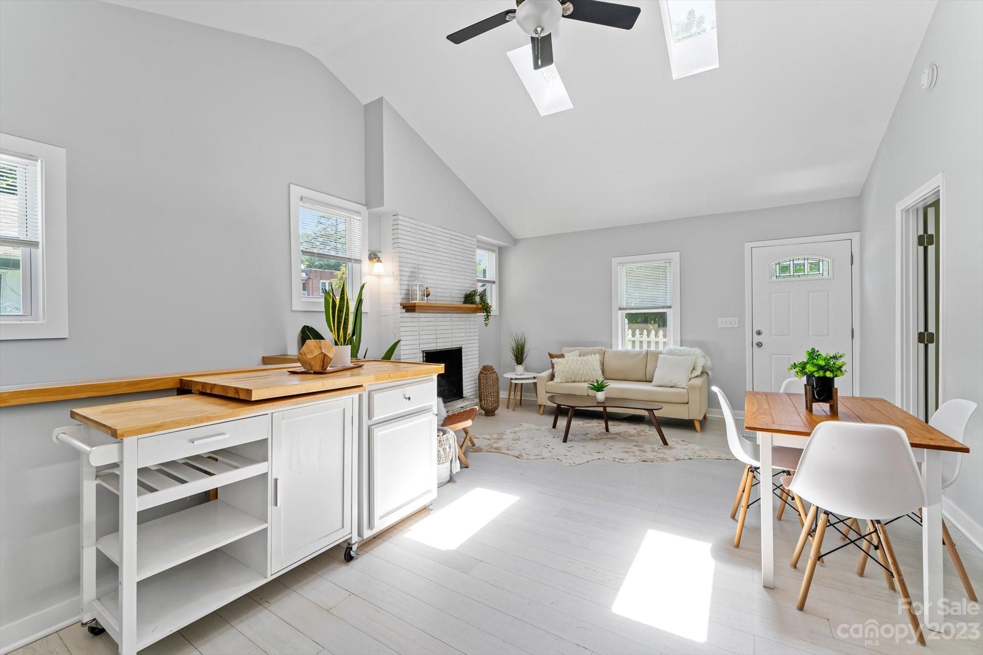 121 Sand Hill Road Asheville NC 28806