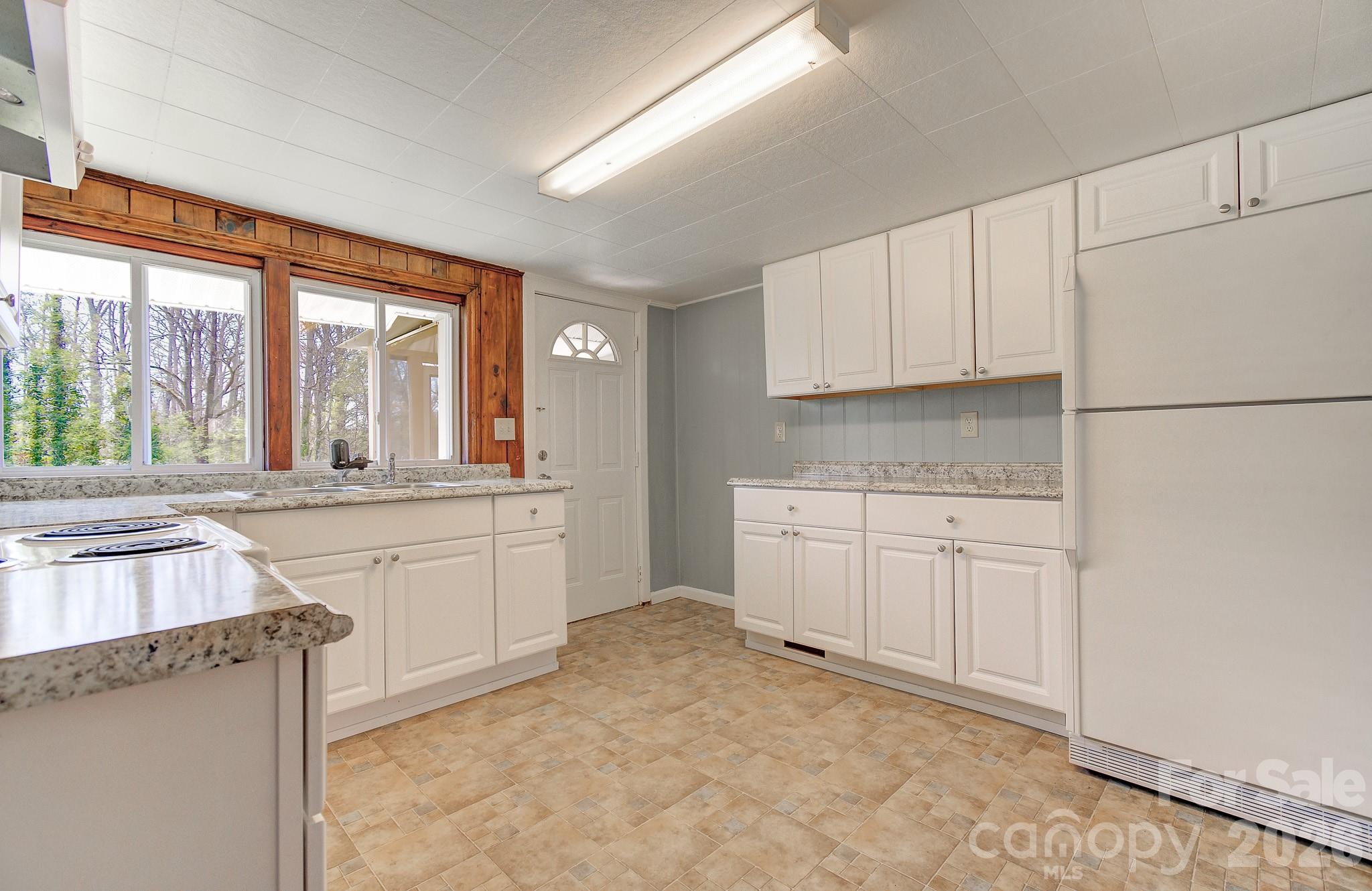 438 Loop Road Hendersonville NC 28792