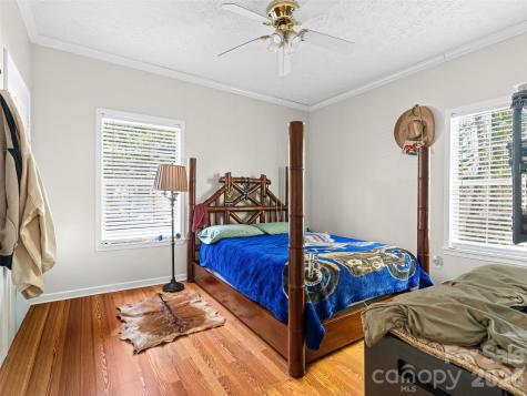 8 Jackson Cove Road Leicester NC 28748