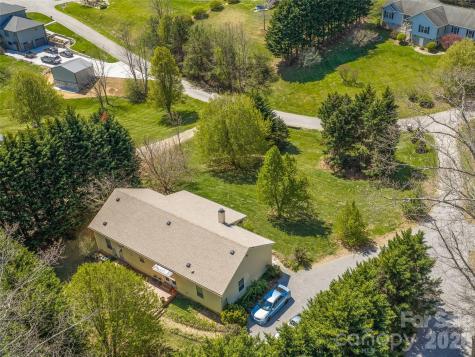 8 Jackson Cove Road Leicester NC 28748