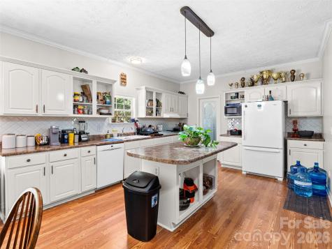 8 Jackson Cove Road Leicester NC 28748