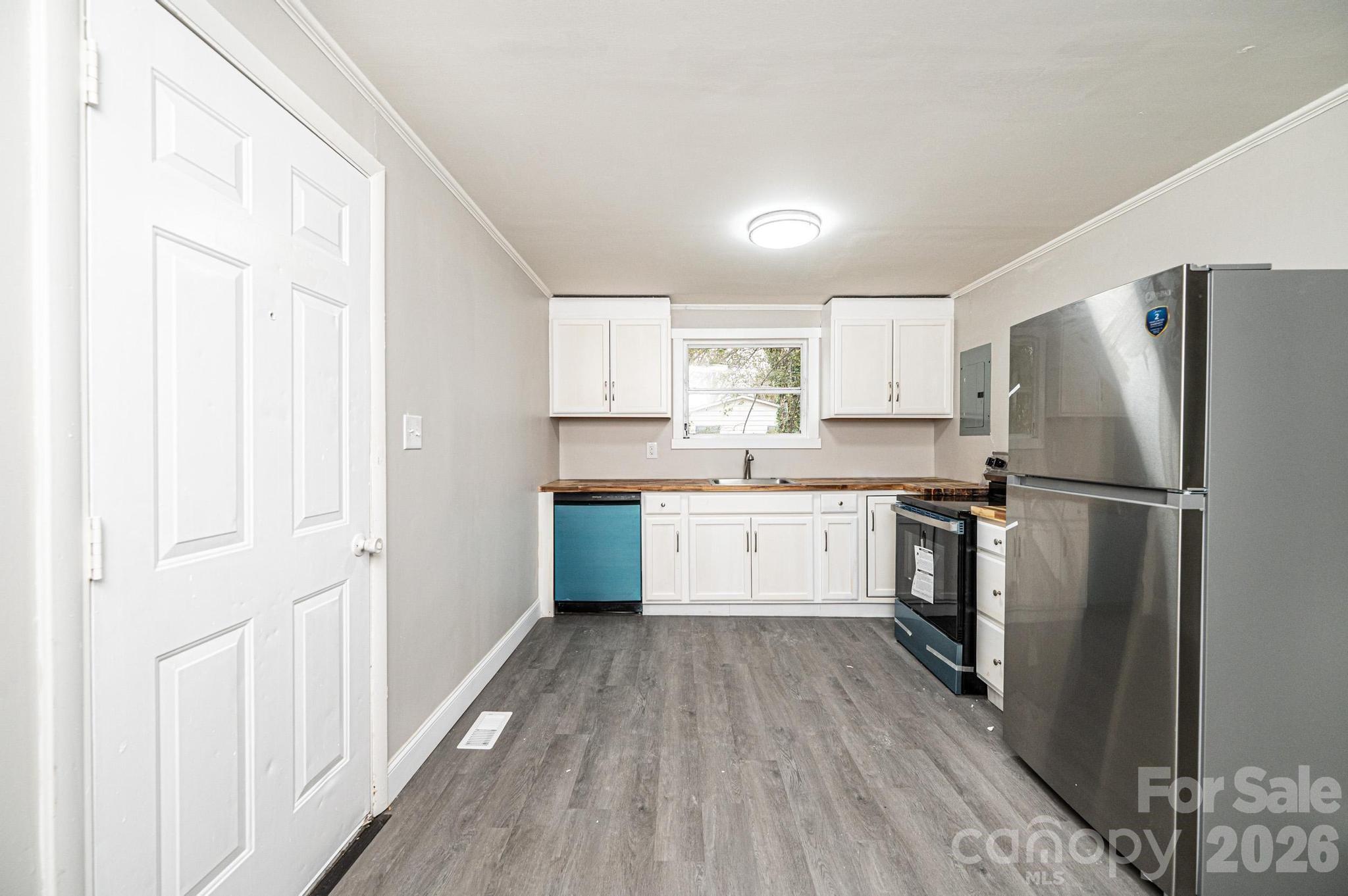 25 N Davis Avenue Newton NC 28658