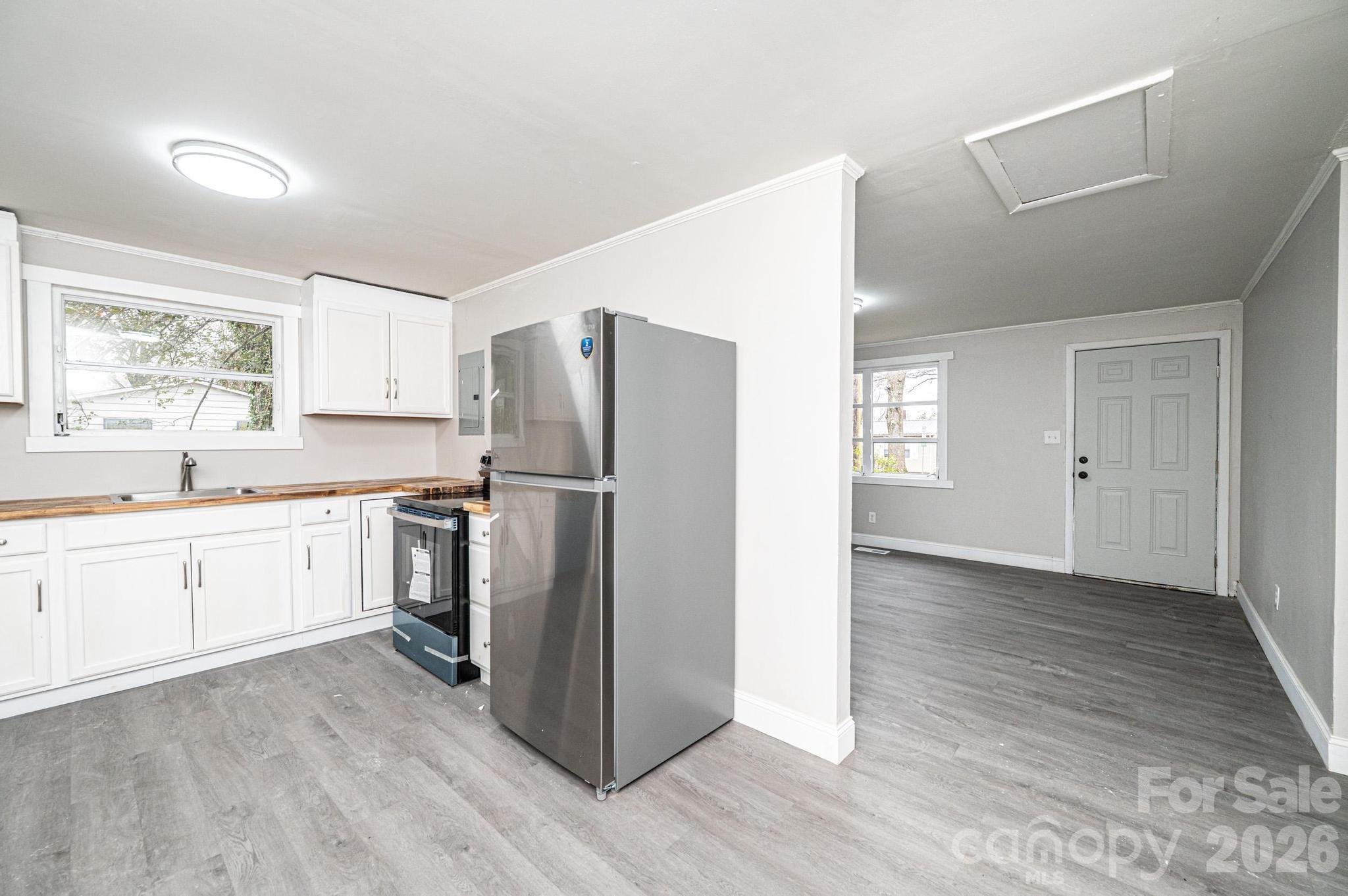 25 N Davis Avenue Newton NC 28658