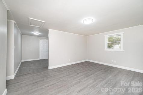 25 N Davis Avenue Newton NC 28658