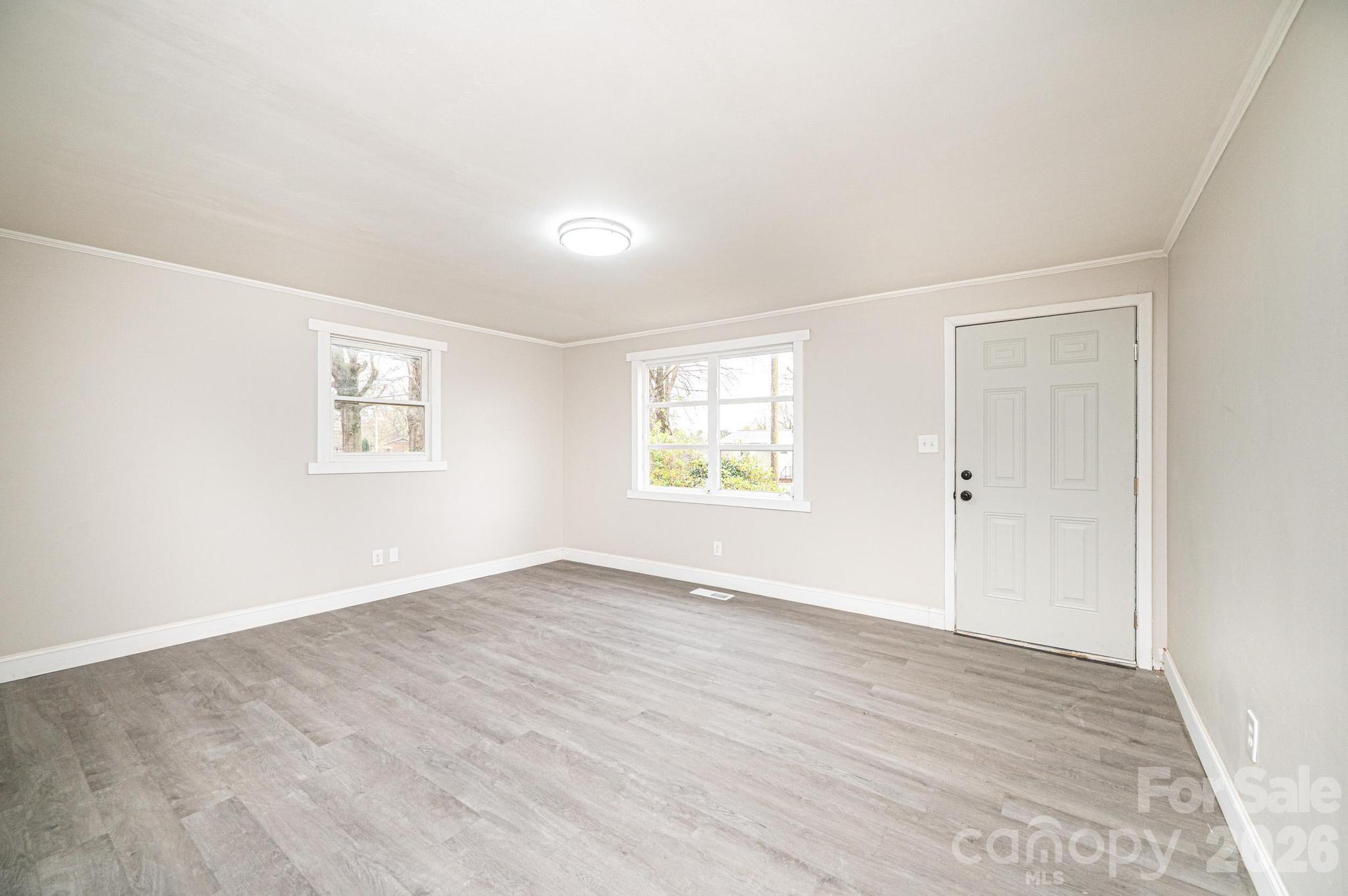 25 N Davis Avenue Newton NC 28658