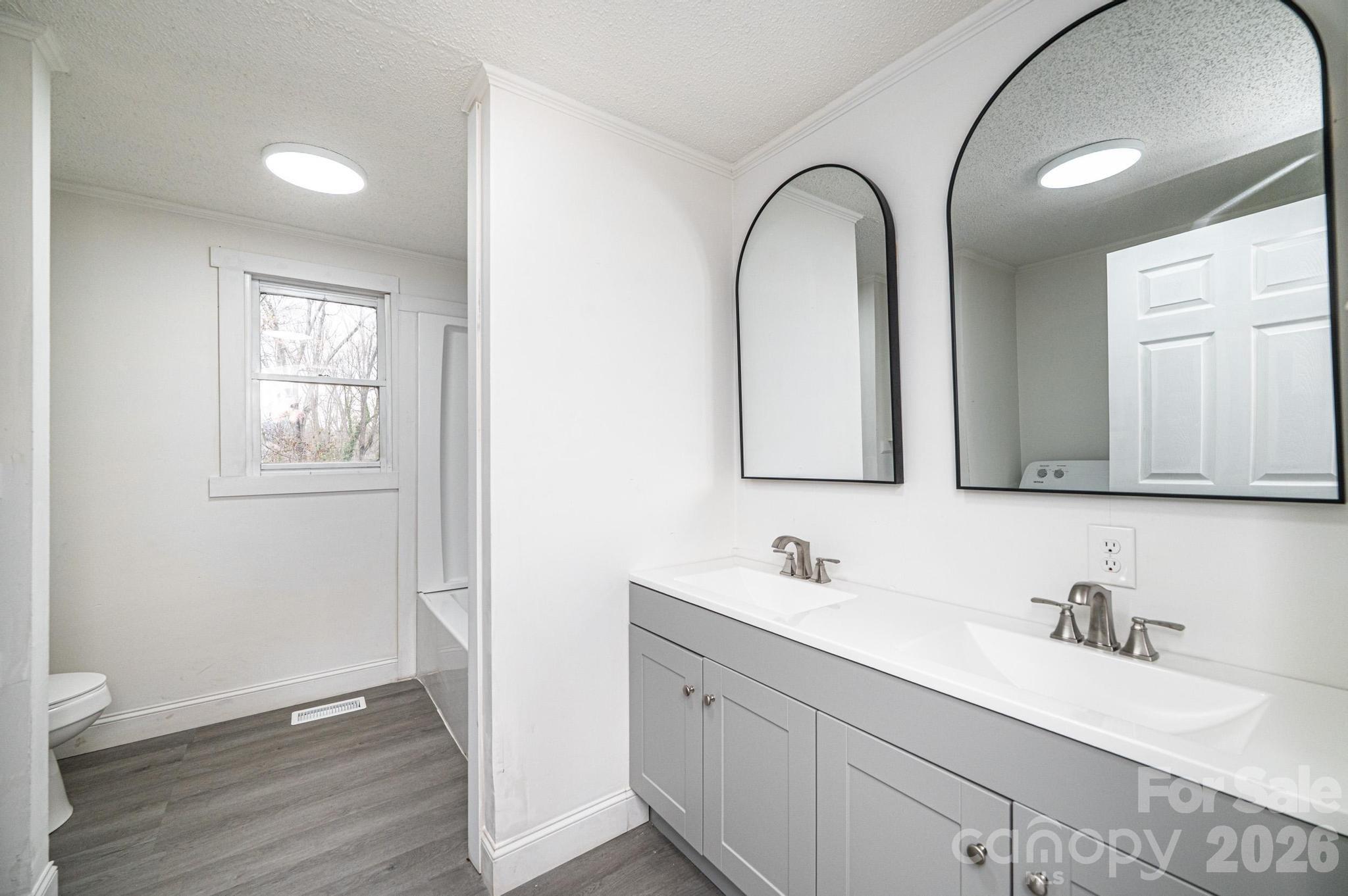 25 N Davis Avenue Newton NC 28658