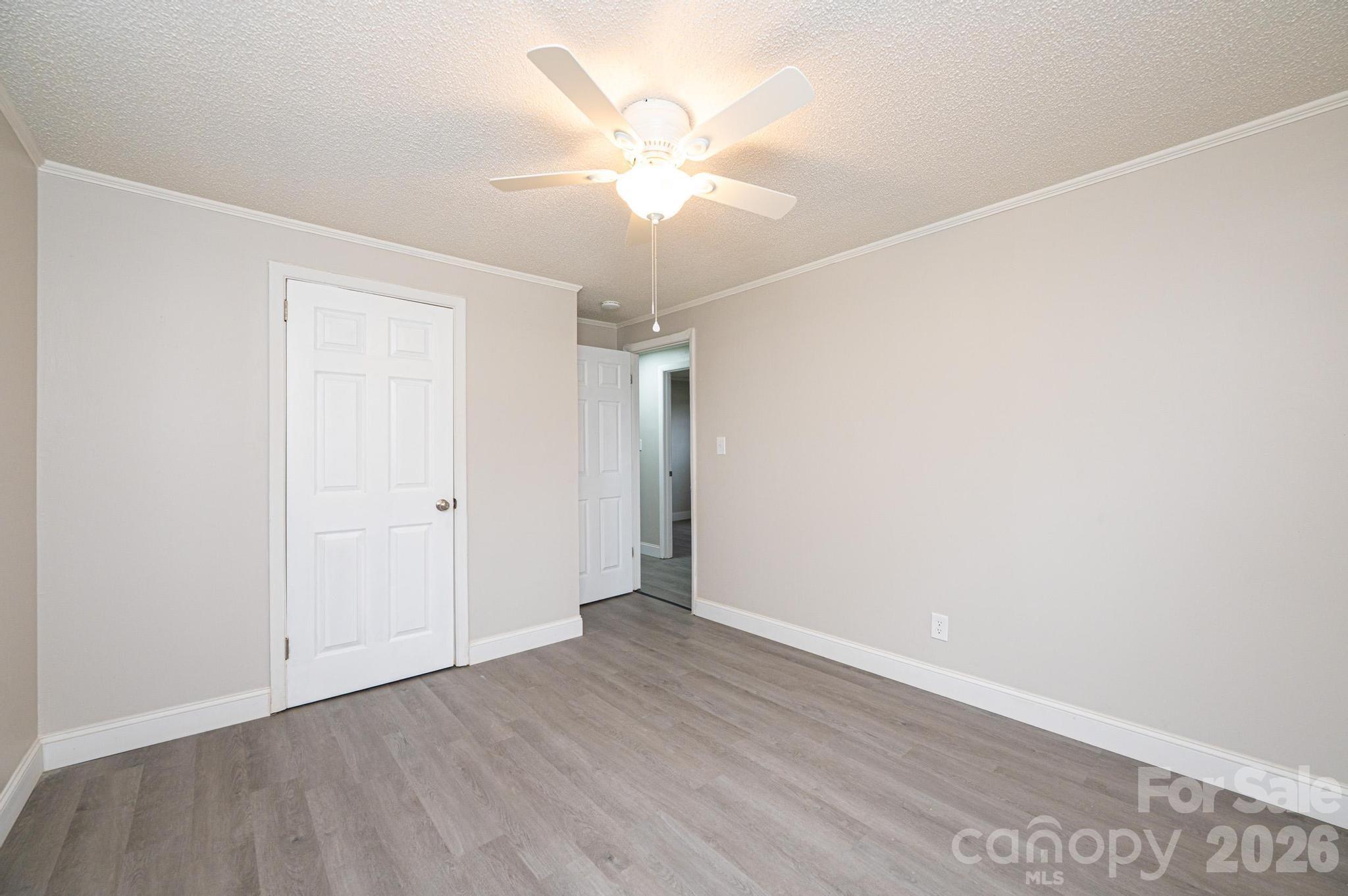 25 N Davis Avenue Newton NC 28658