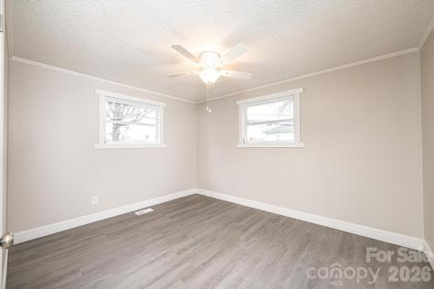 25 N Davis Avenue Newton NC 28658