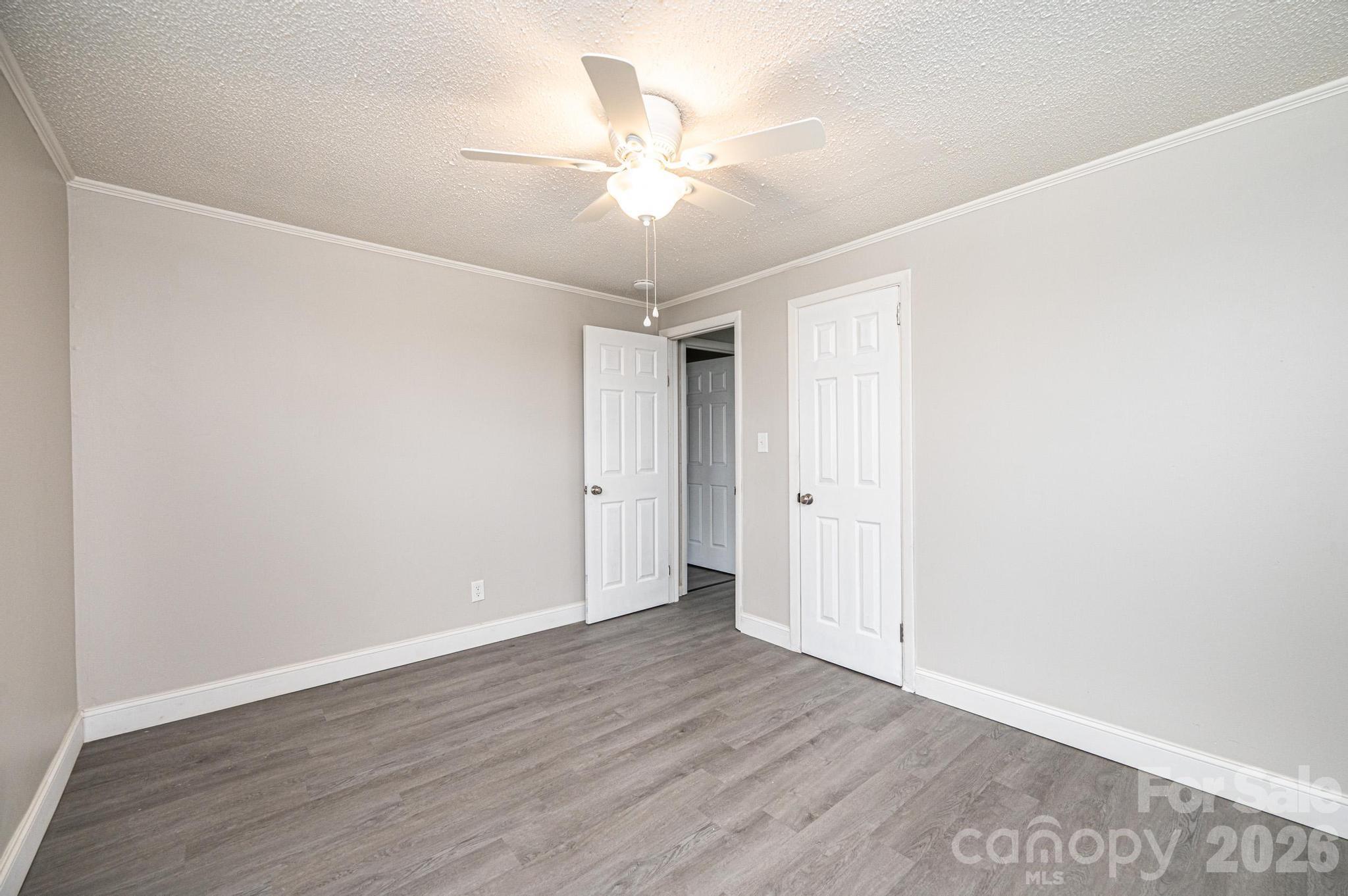 25 N Davis Avenue Newton NC 28658
