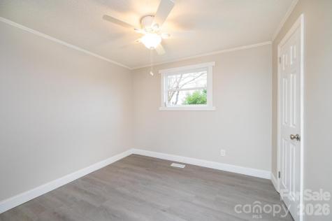 25 N Davis Avenue Newton NC 28658