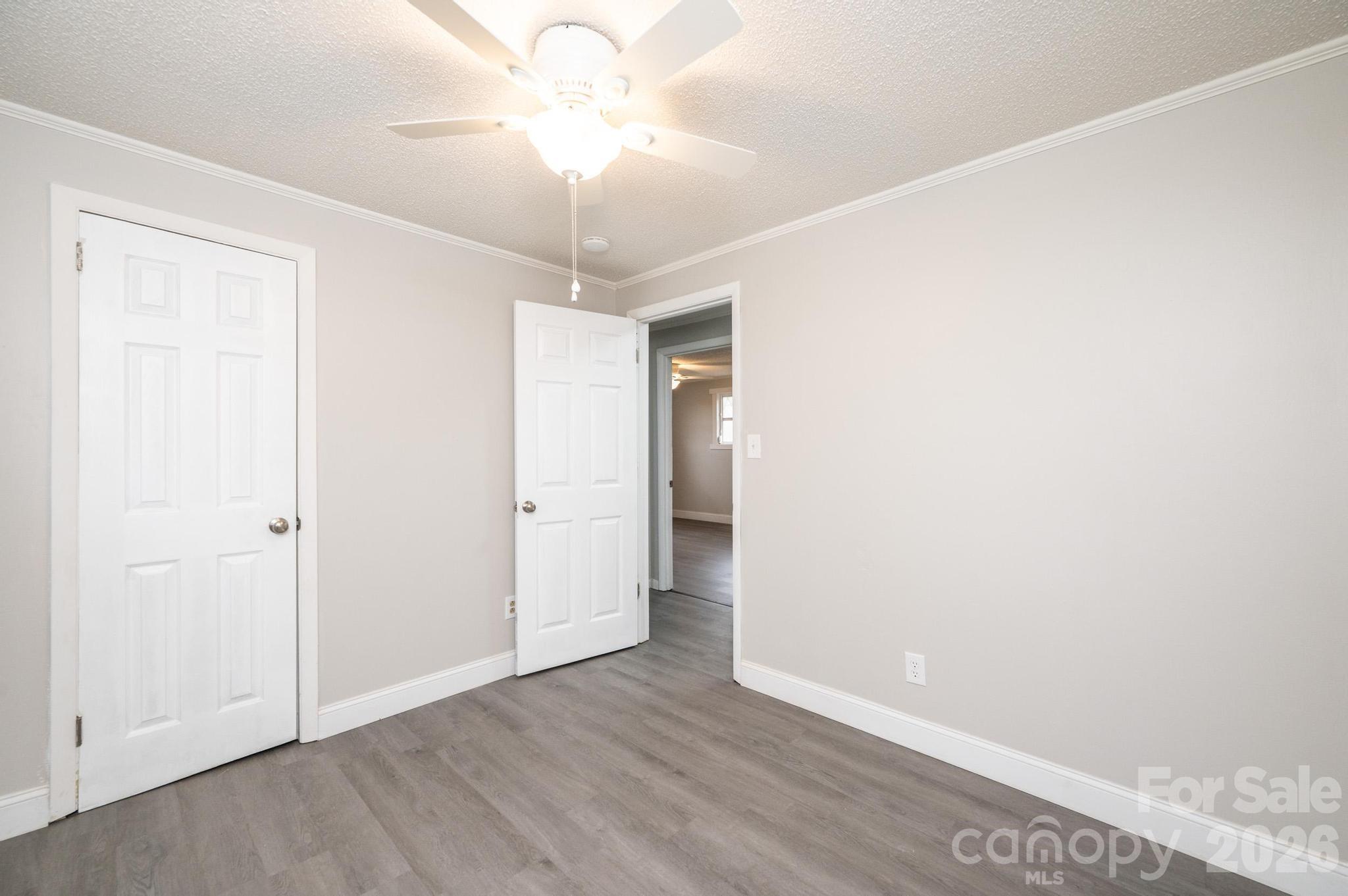 25 N Davis Avenue Newton NC 28658
