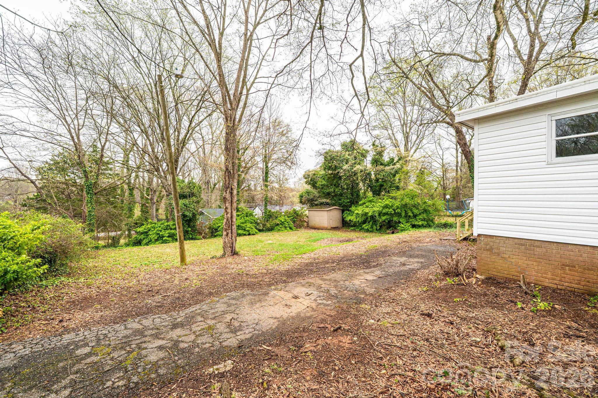 25 N Davis Avenue Newton NC 28658