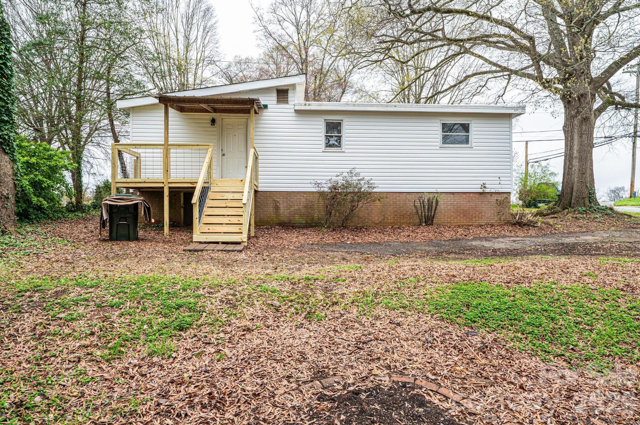 25 N Davis Avenue Newton NC 28658