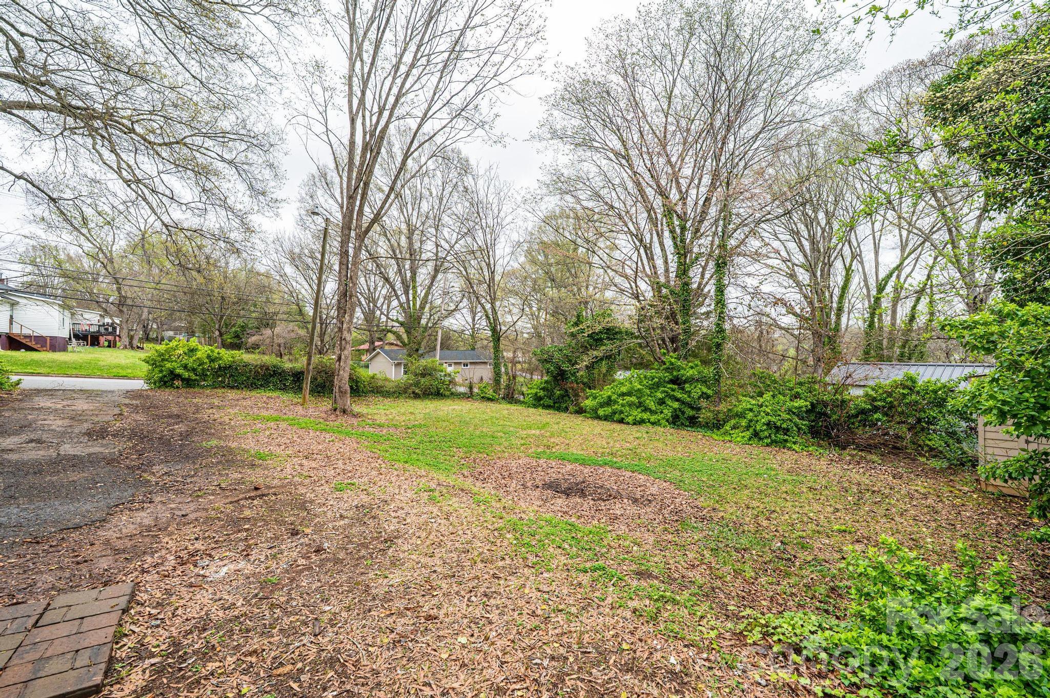 25 N Davis Avenue Newton NC 28658