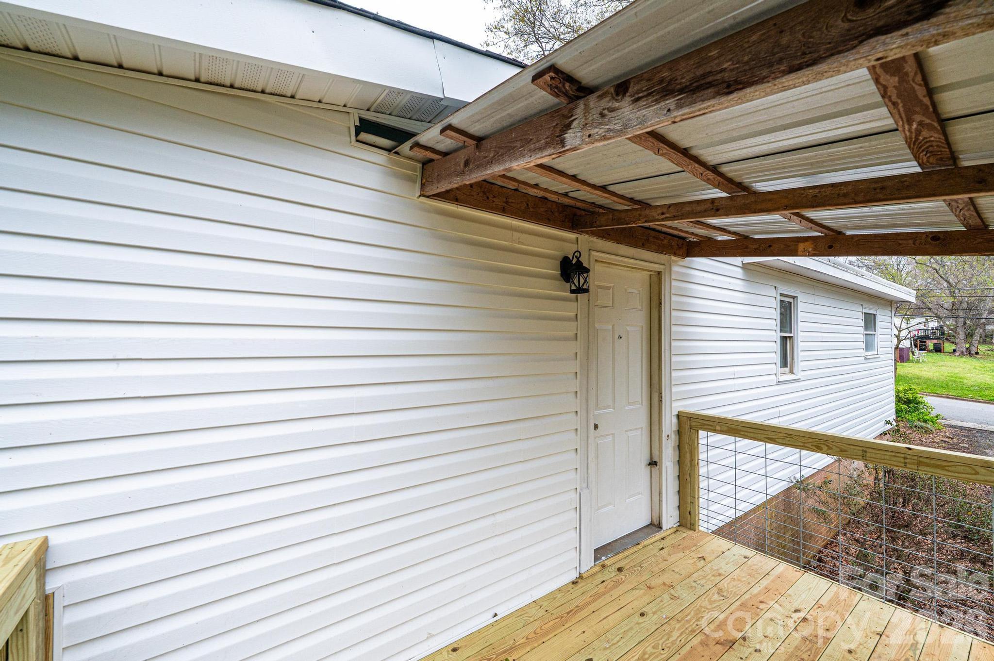 25 N Davis Avenue Newton NC 28658