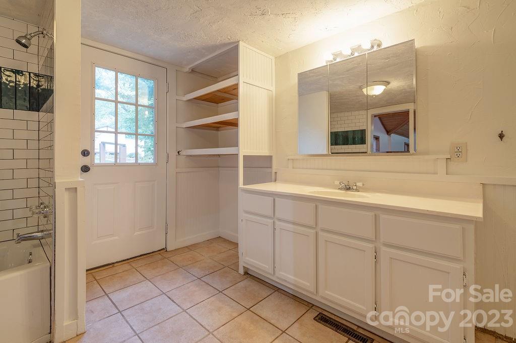 134 Onteora Boulevard Asheville NC 28803