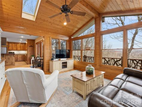 67 Ossarooga Court Brevard NC 28712