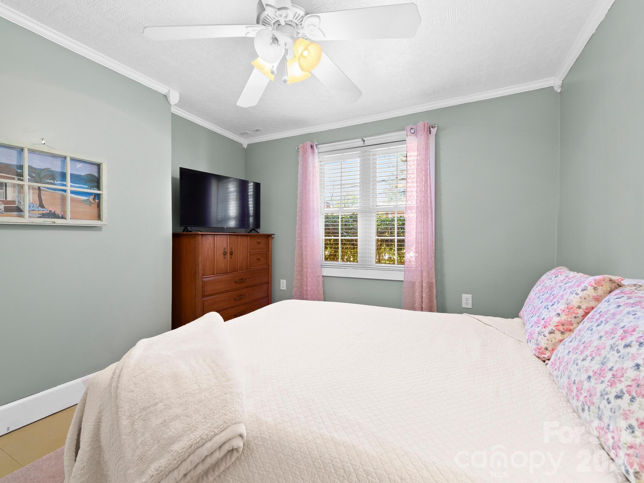 1614 Ridgewood Boulevard Hendersonville NC 28791