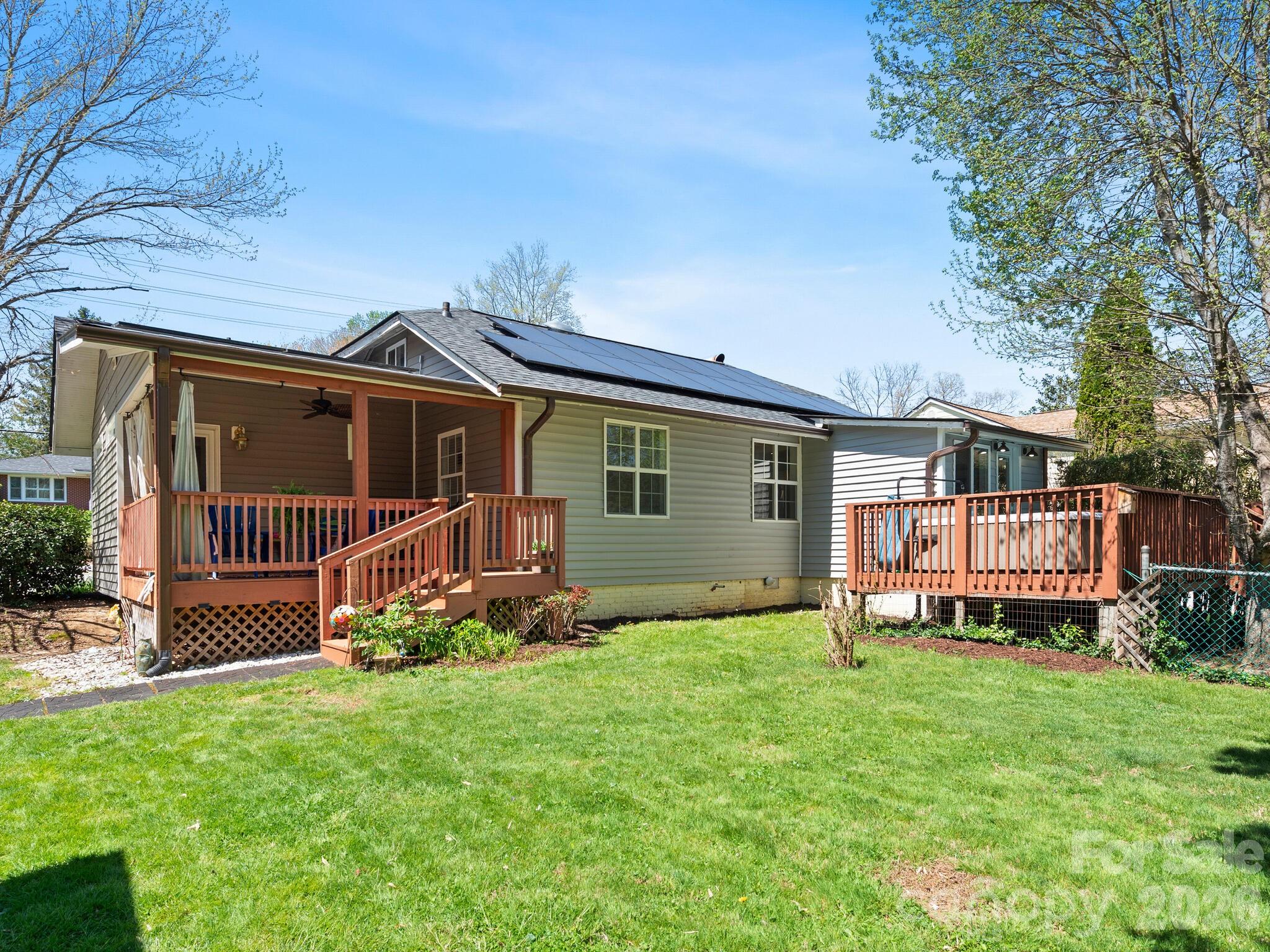 1614 Ridgewood Boulevard Hendersonville NC 28791
