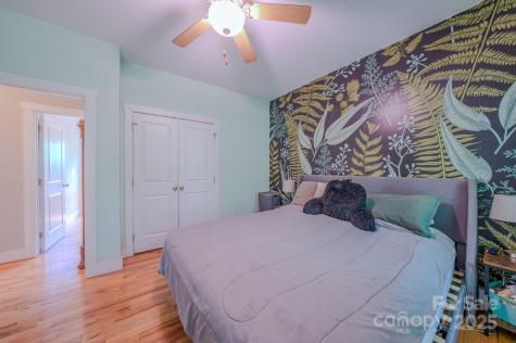 136 Old County Home Road Asheville NC 28806