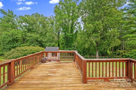 19 Fairhaven Court Asheville NC 28803