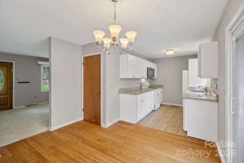 19 Fairhaven Court Asheville NC 28803