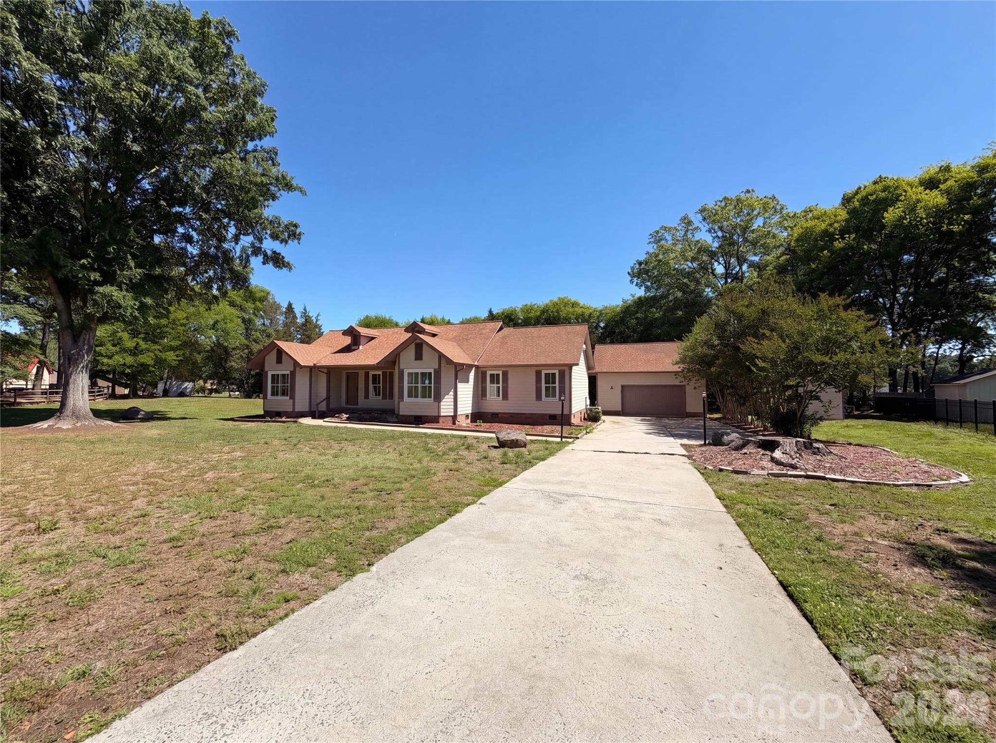 8400 Chestnut Oak Court Harrisburg NC 28075