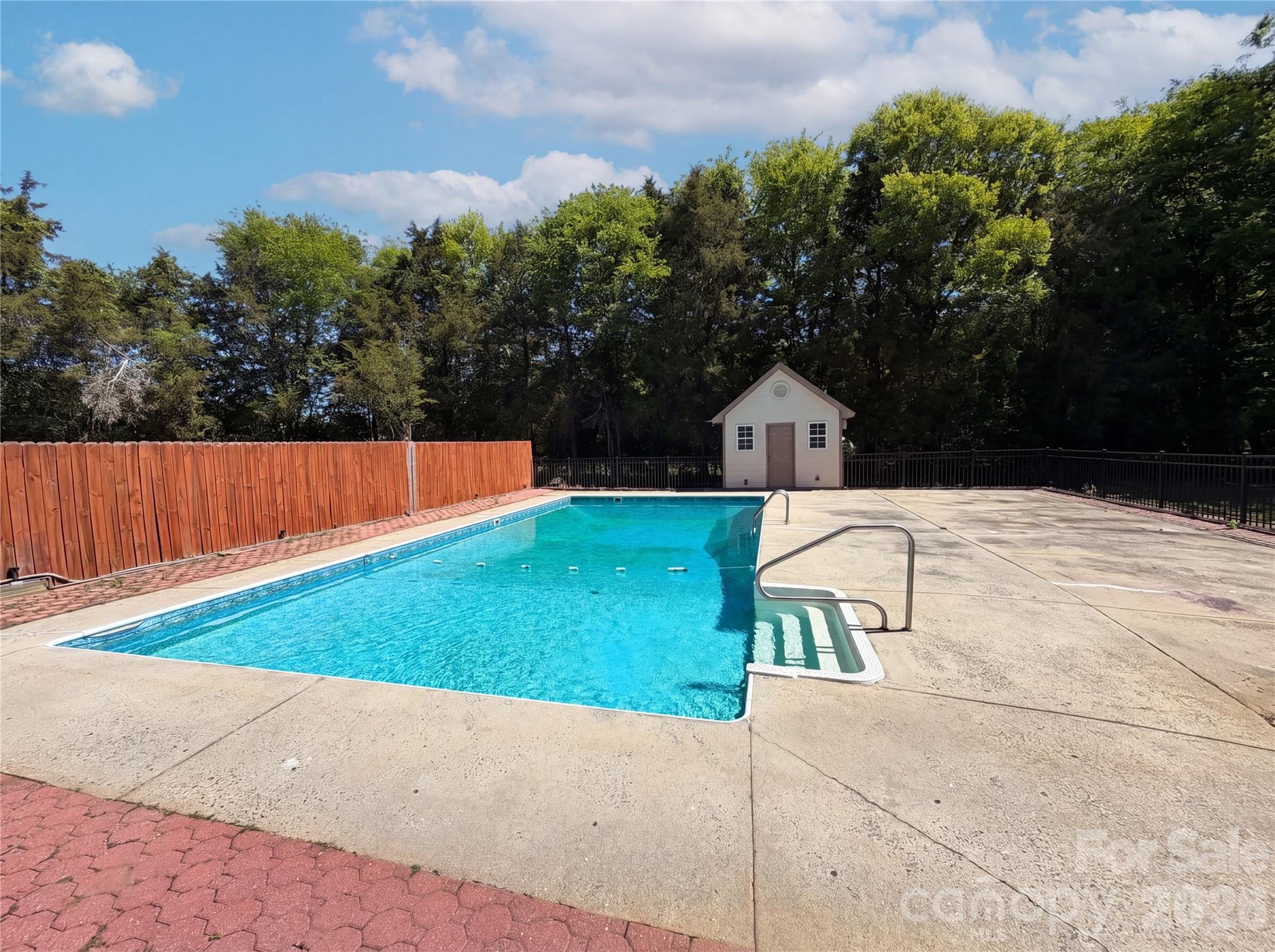 8400 Chestnut Oak Court Harrisburg NC 28075