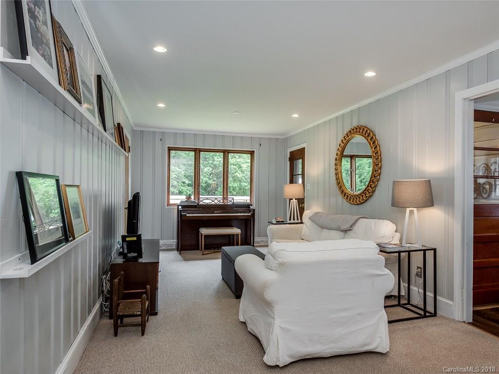 2908 Enfield Road Charlotte NC 28205