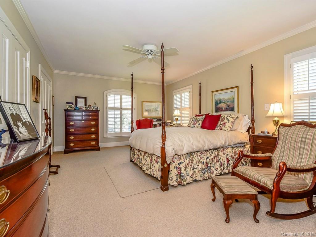 2241 Sanford Lane Charlotte NC 28211