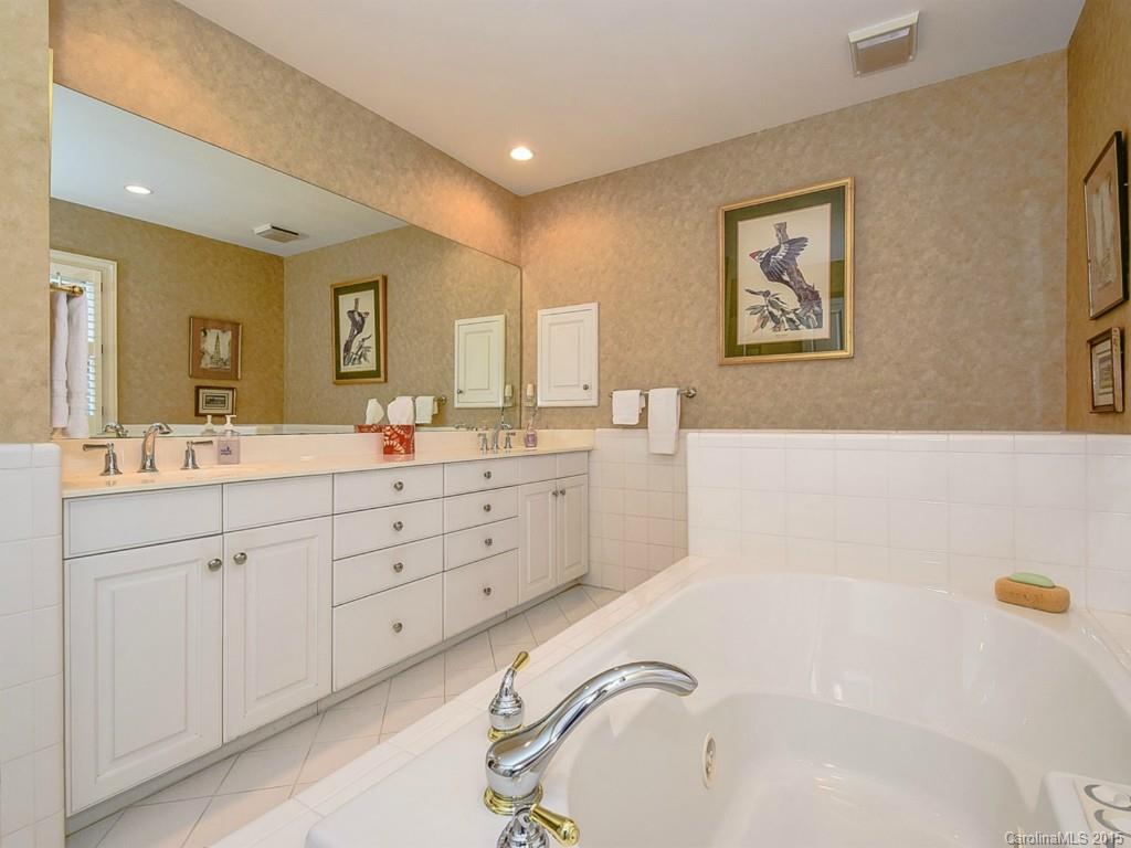 2241 Sanford Lane Charlotte NC 28211