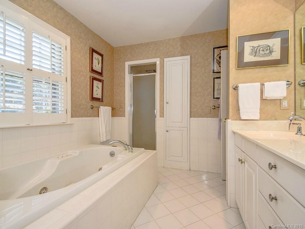 2241 Sanford Lane Charlotte NC 28211