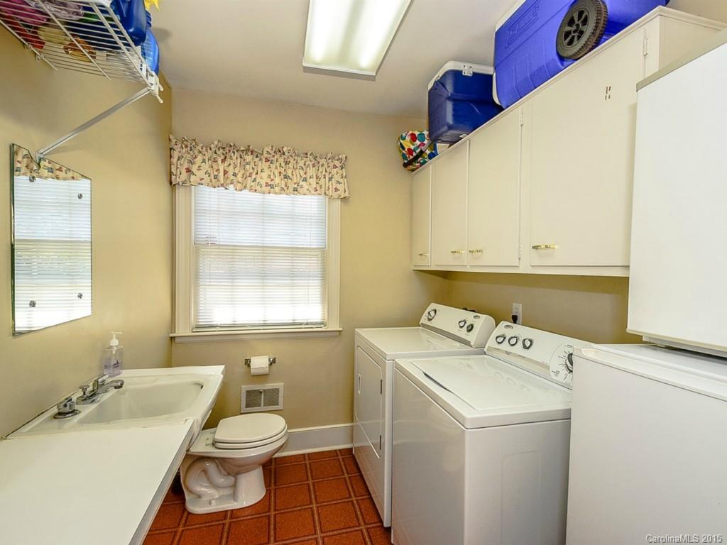 2241 Sanford Lane Charlotte NC 28211