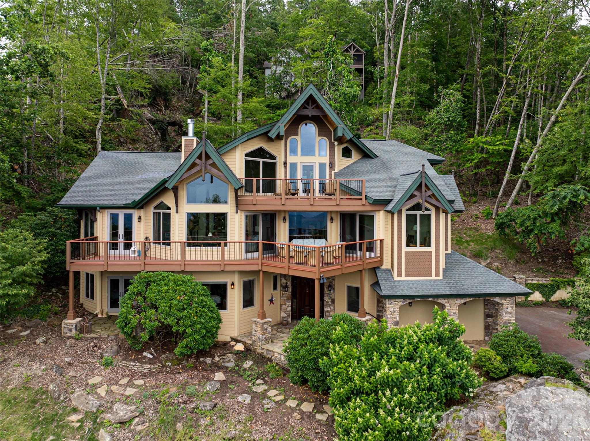 2280 Mountain Air Drive Burnsville NC 28714