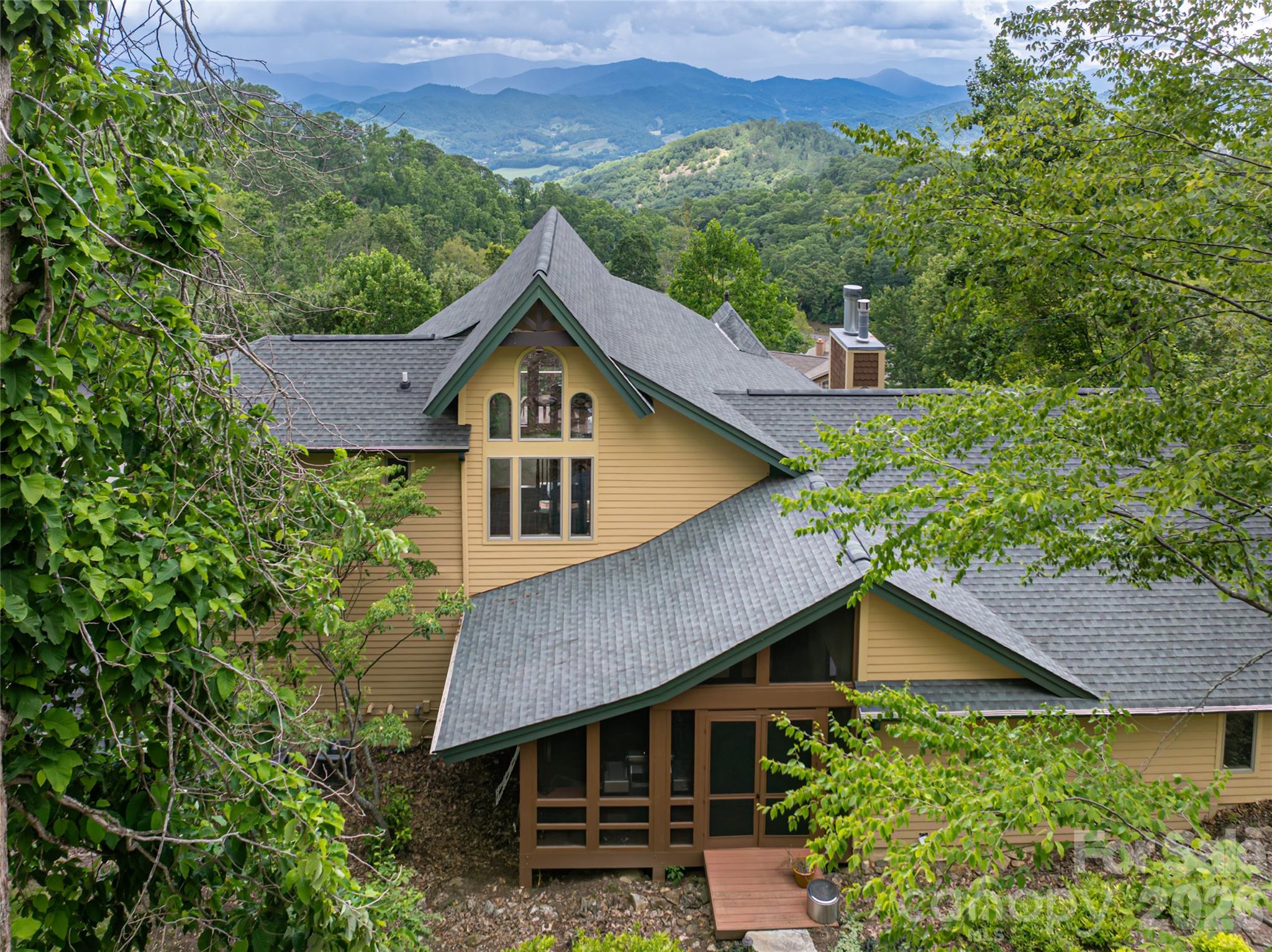 2280 Mountain Air Drive Burnsville NC 28714