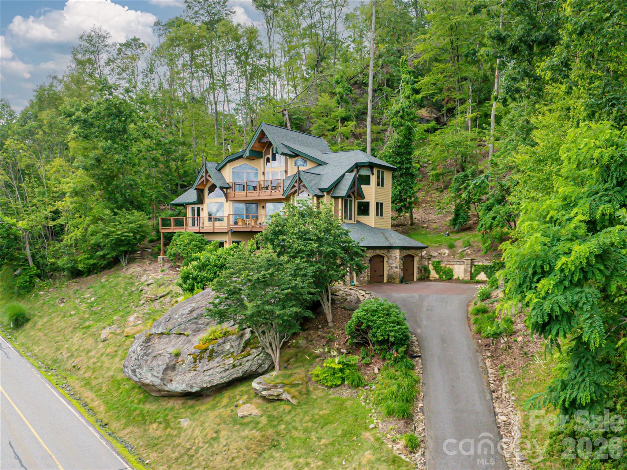2280 Mountain Air Drive Burnsville NC 28714