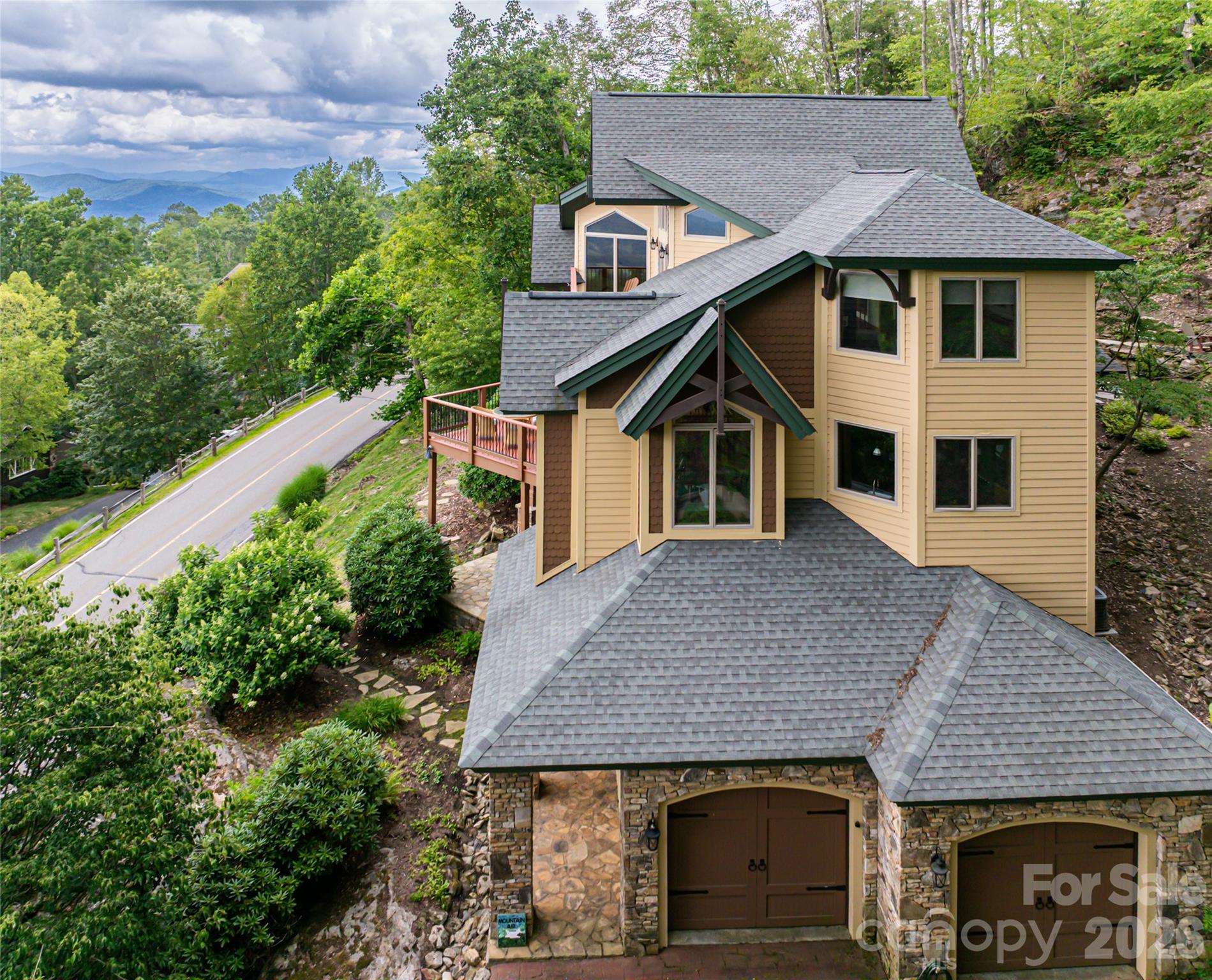 2280 Mountain Air Drive Burnsville NC 28714