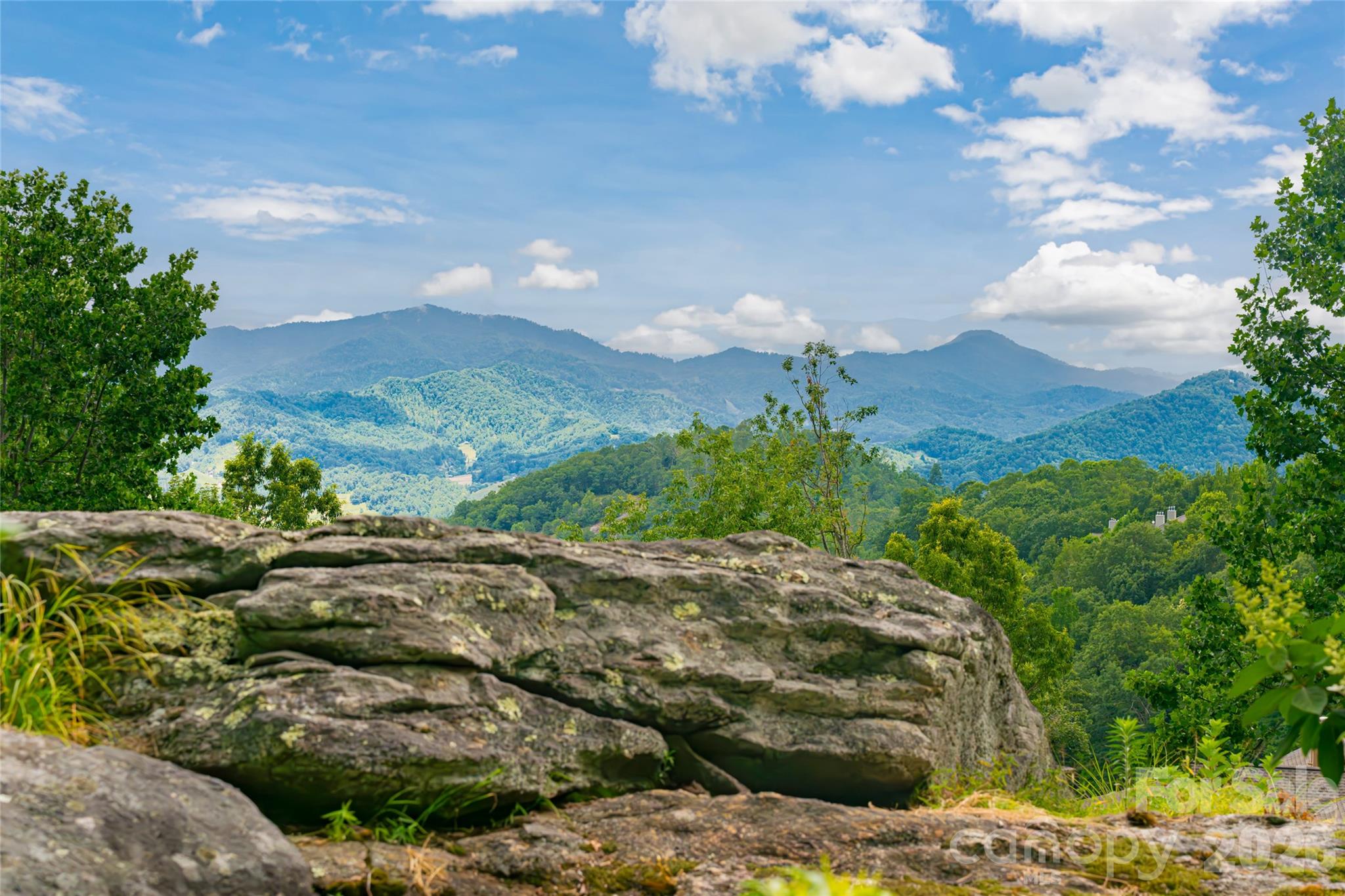 2280 Mountain Air Drive Burnsville NC 28714