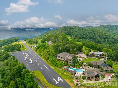 2280 Mountain Air Drive Burnsville NC 28714