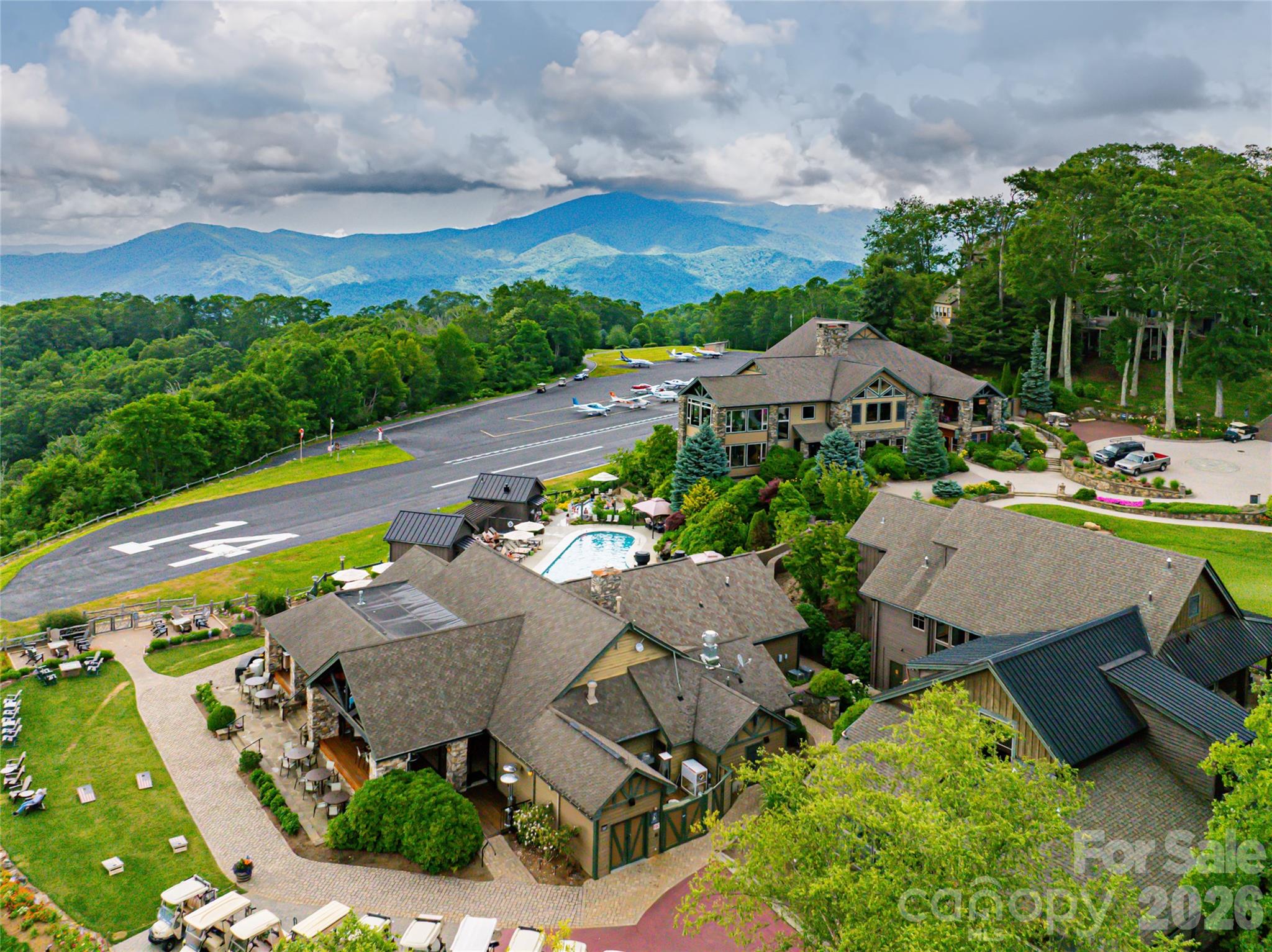2280 Mountain Air Drive Burnsville NC 28714