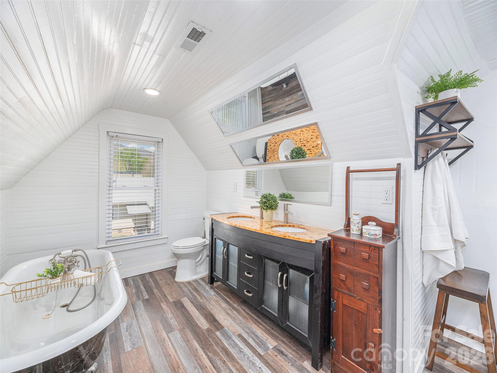 274 Charles Street Clyde NC 28721