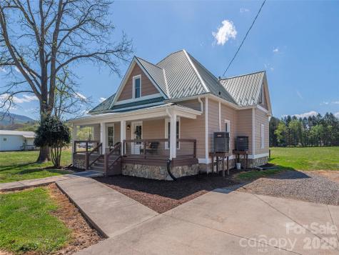274 Charles Street Clyde NC 28721